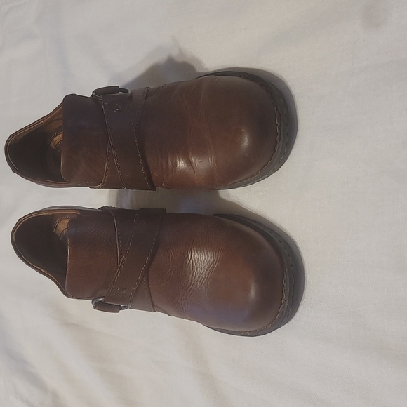 Born Clogs - Picture 2 of 7